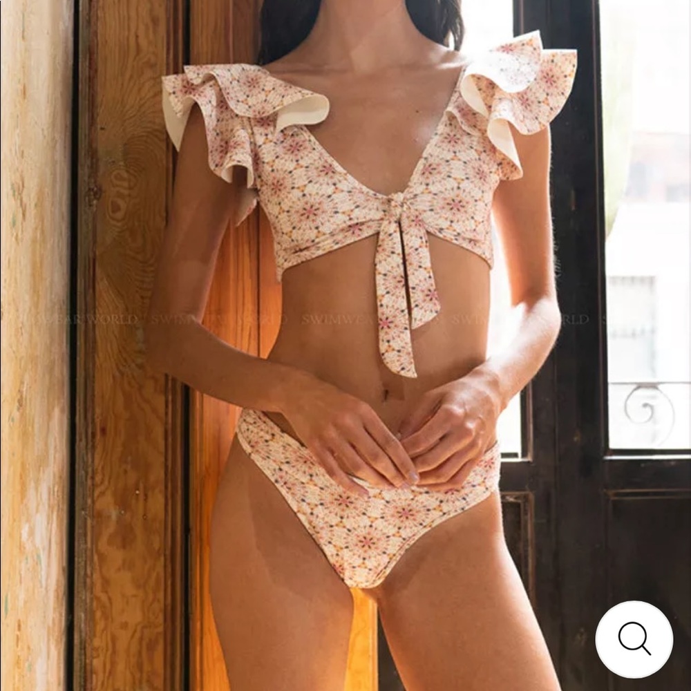 Print ruffle bikini